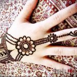 mehendi auf ihrem Arm Armand - Bild temporäre Henna -Tattoo 1058 tatufoto.ru