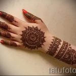 mehendi auf ihrem Arm Armand - Bild temporäre Henna -Tattoo 2059 tatufoto.ru