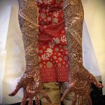 mehendi auf ihrem Arm bis zum Ellbogen - eine temporäre Henna -Tattoo Foto 1060 tatufoto.ru