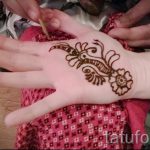 mehendi auf ihrem Arm ein wenig - Bild temporäre Henna -Tattoo 1061 tatufoto.ru