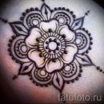 mehendi auf ihrem Arm Lichtmuster für Anfänger - Bild temporäre Henna -Tattoo 1065 tatufoto.ru