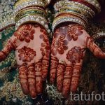 мехенди къна на ръката си - временна татуировка с къна снимка 2077 tatufoto.ru