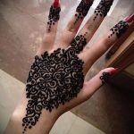 мехенди на ръка черна къна - временна татуировка с къна снимка 1100 tatufoto.ru