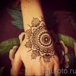мехенди на ръка мандала - временна татуировка с къна снимка 1111 tatufoto.ru