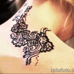 Това е модата за рисунки с къна. Иначе - мехенди.