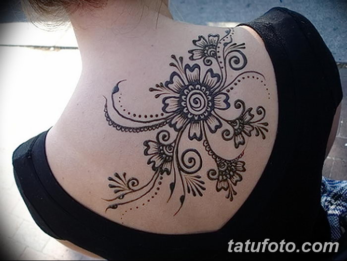 fotó Mehendi -ről hátul 2017.12.26 -tól №025 - Mehendi hátul -