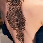 fotó Mehendi -ről a hátlapon 2017.12.26 -tól 052. sz. - Mehendi a hátán -