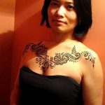 снимка на Mehendi (рисунки с къна) на гърдите от 13.02.2018 г. No 038 - 1 -