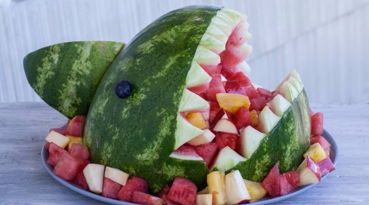 Pokyny pre recept na žralok melón-ovocný šalát-narodeniny detí