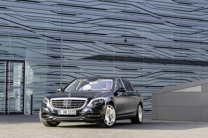 O exkluzívnom automobile v luxusnej triede sa hovorí, že je najvýkonnejším superšportom na svete Mercedes-Maybach-S-600-prvé obrázky-triedy-sedan-sedan-s-rázvorom 3 360 mm
