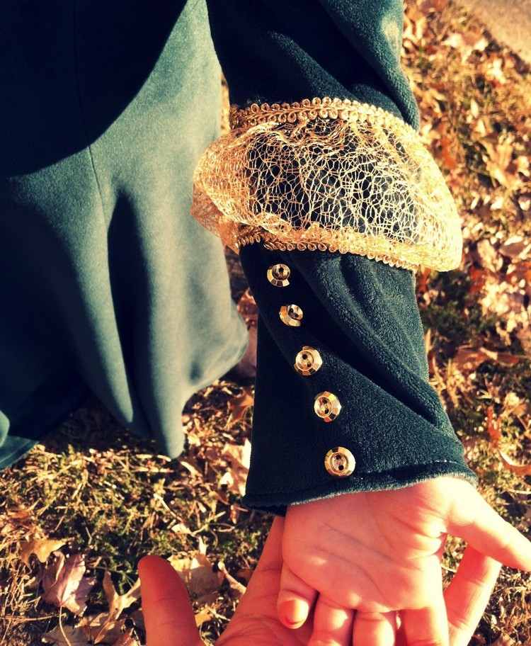 šaty merida urobte si zlaté akcenty gombík tkanina