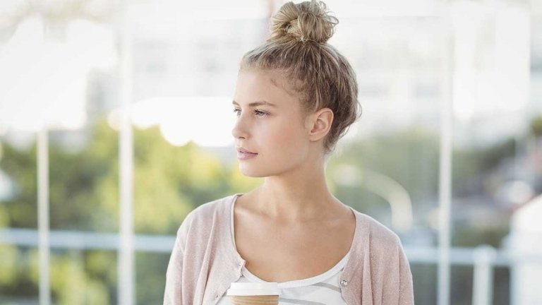 Chaotický drdol účesy boho štýl ležérne nápady na styling