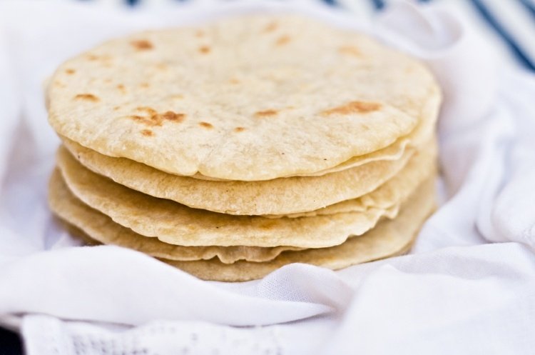 mexické recepty-tortilla-urob si sám-pečené-flatbread-pšeničná múka-kukuričná múka