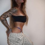 @immafiume - Piękna dziewczyna z tatuażami w kwarantannie podczas epidemii COVID-19 dla 4