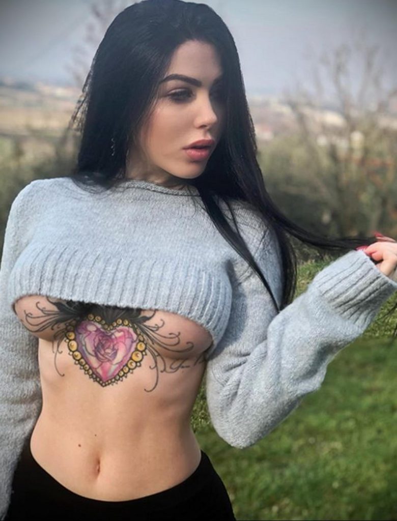 @vikysuicide - Piękna dziewczyna z tatuażami w kwarantannie podczas epidemii COVID-19 dla 3