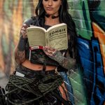 @cahri_taro - Piękna dziewczyna z tatuażami w kwarantannie podczas epidemii COVID-19 dla 1