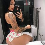 @ valerie.c_ - Piękna dziewczyna z tatuażami w kwarantannie podczas epidemii COVID-19 przez 12 lat