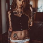 @jackie_blabla - Piękna dziewczyna z tatuażami w kwarantannie podczas epidemii COVID-19 dla 2