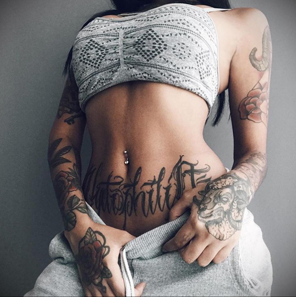 @xrosangelacruz - Piękna dziewczyna z tatuażami w kwarantannie podczas epidemii COVID-19 przez 11 lat