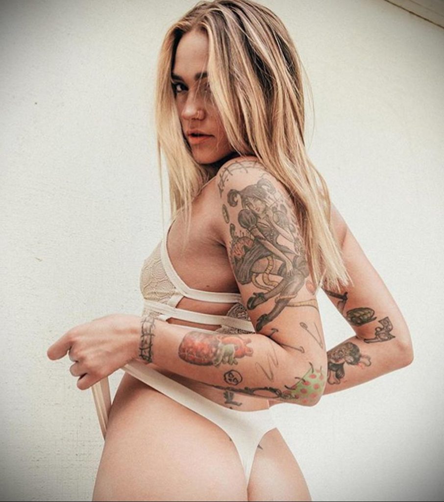 @steffysickgirl - Piękna dziewczyna z tatuażami w kwarantannie podczas epidemii COVID-19 dla 5 osób