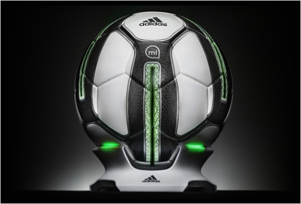 adidas-micoach-smart-mobil-senzory-lopta