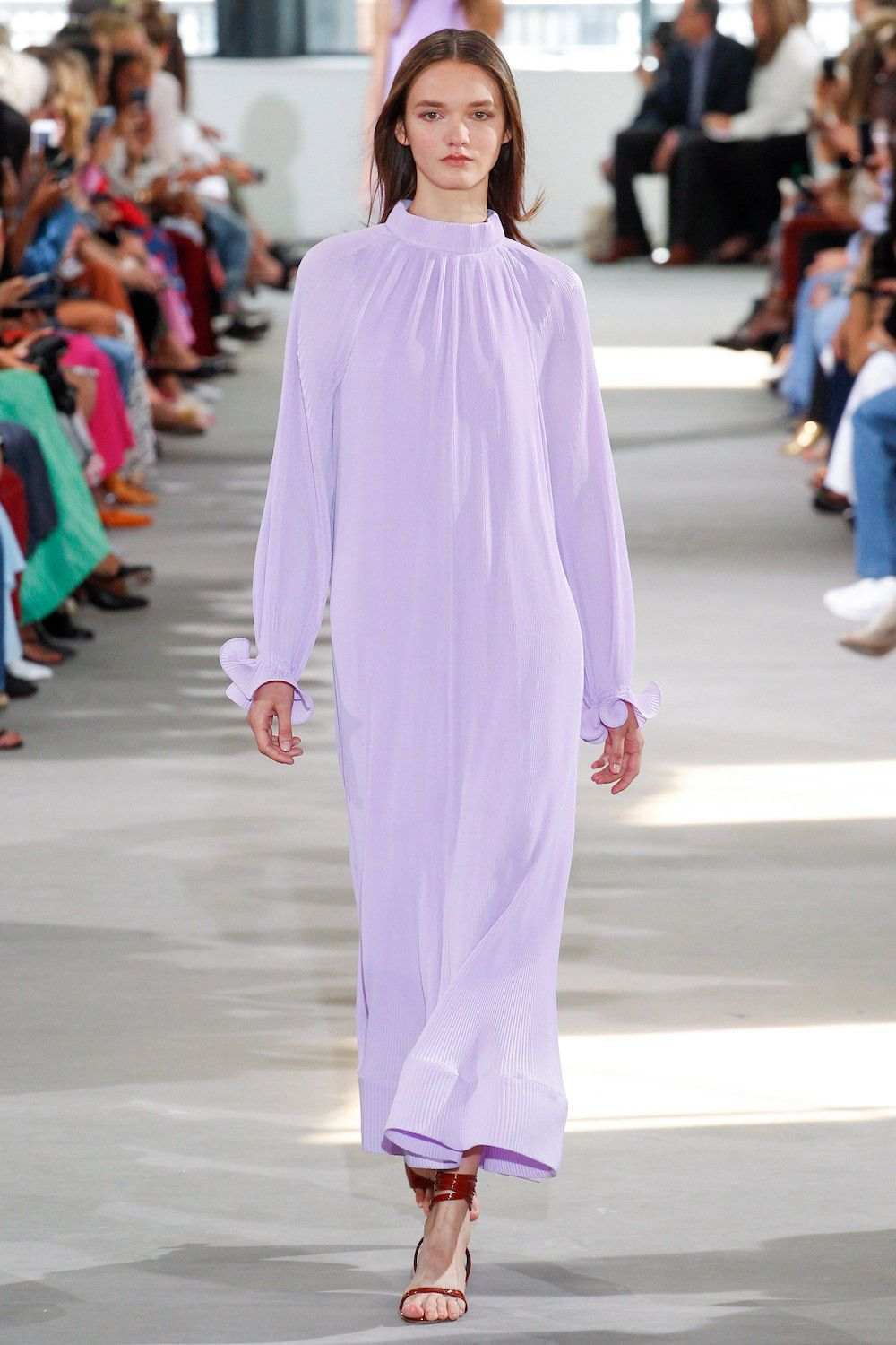 Levanduľová farba kombinuje trendové farby jesene 2019 pre ženy