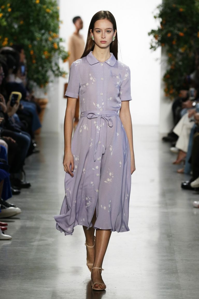 Blúzkové šaty outfit nápady módne trendy jeseň 2019 ženy