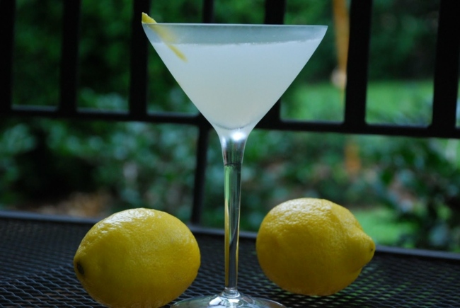 Gin Soda Koktaily Recepty Biela pani Recepty na koktaily z citrónového ginu a sódy