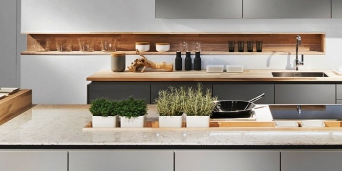 Mini-záhrada-v-kuchyni-ostrove-vysoký lesk-pracovný pult