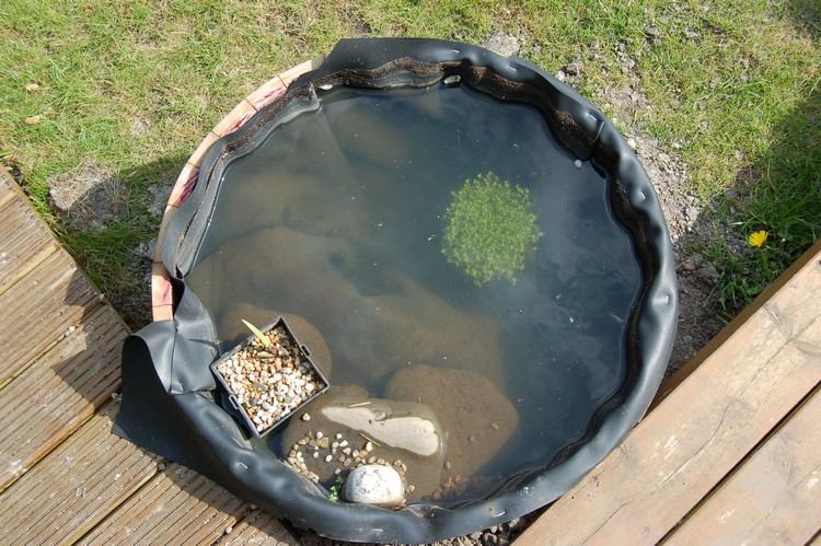 Mini-záhradná jazierko-výstelka-vnútorný-drevený sud