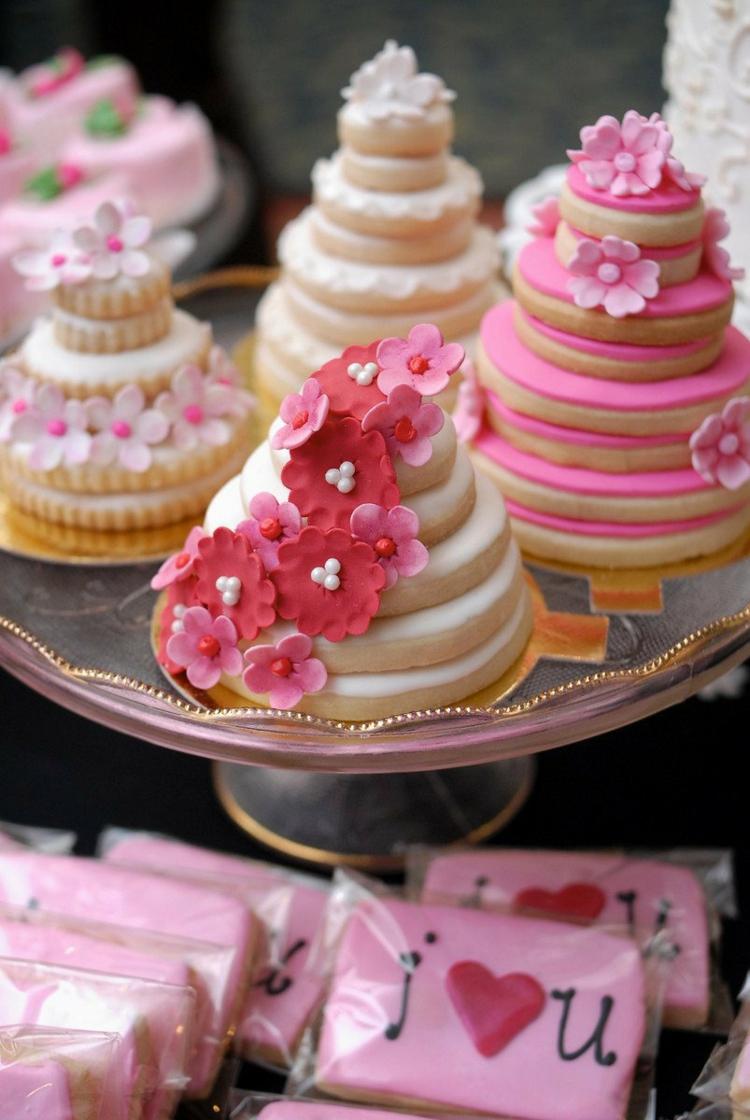 mini svadobná torta zo sušienok vyrobte kvety sami