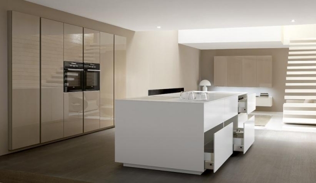 moderná kuchyňa zásuvky vysoký lesk béžová biela kuchynský ostrovček