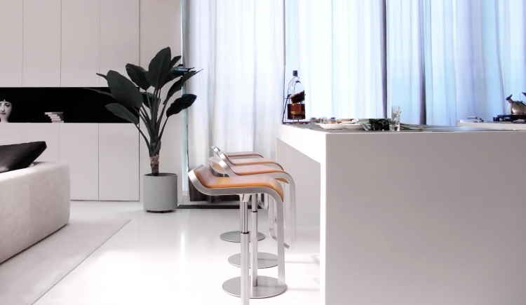 minimalistický-obývací-pult-jedálenský-priestor-vysoký-biela-čierna-vysoký-lesk-moderný-jednoduchý