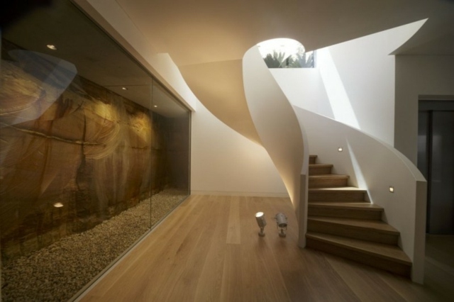Točité schodisko dom moderný interiér krásny interiérový dizajn minimalistický moderný interiér krásny interiérový dizajn minimalistický štýl