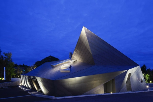 minimalistický vonkajší dizajn - moderná štruktúra