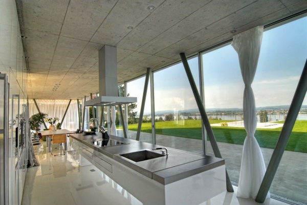 Luxusný dizajn kuchyne-minimalistický interiér Elegantná veľká kuchyňa