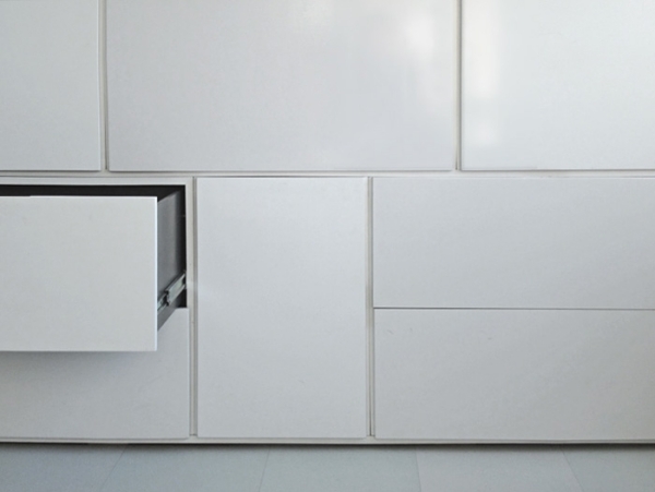 vstavaný dizajn zásuvkového nábytku od renier de jong