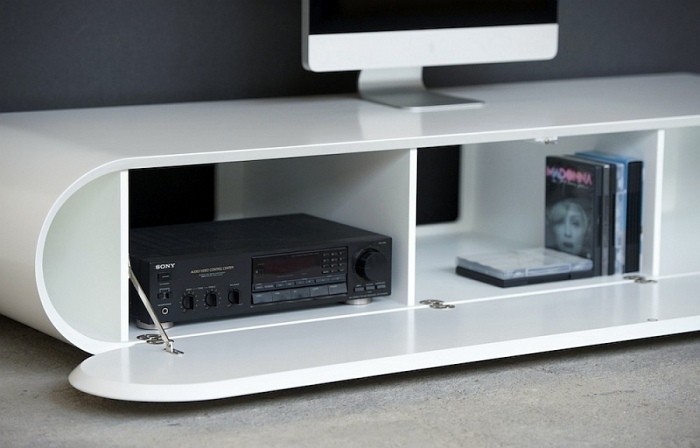 Pure - biela mediálna konzola so zaoblenými hranami, prednou chlopňou nábytok-pre-media-zariadenia-zábava-elektronika-klopová polica