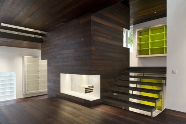 Obývacia časť z dreveného obkladu