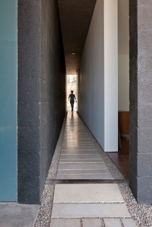 Moderný architektonický dom Kiesel Steinweg USA Vchod do domu moderný architektonický dom USA