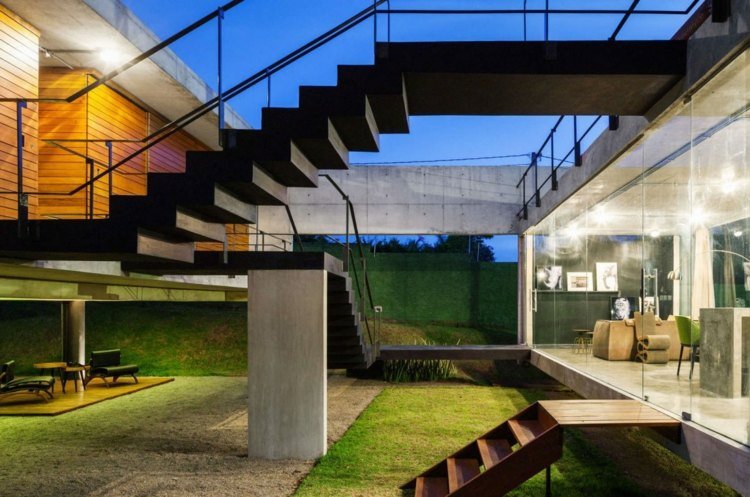 drevo-betón-trávnik-záhrada-prostá-opora-sklo-predná