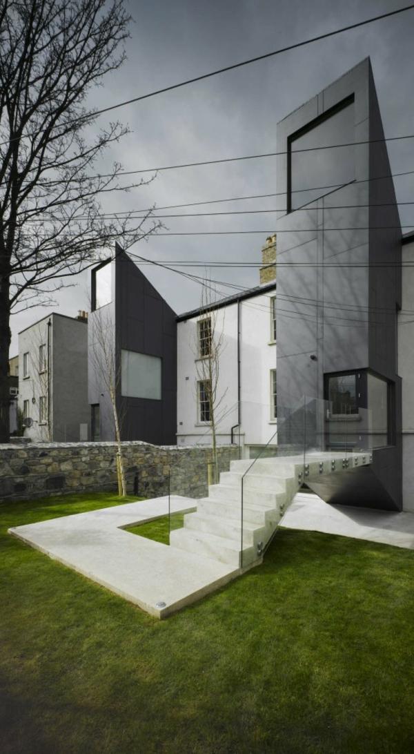minimalistická fasáda domu moderné schody vpredu