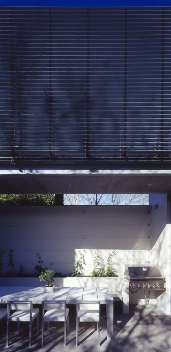 grill-area-the-fink-house-minimalist-house