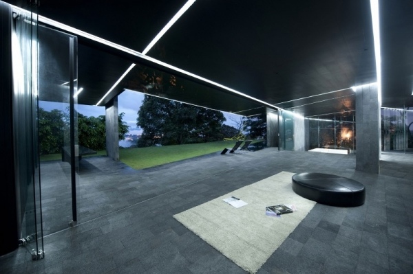 Dom s plochou strechou-architektúra-casa altamira-sedenie