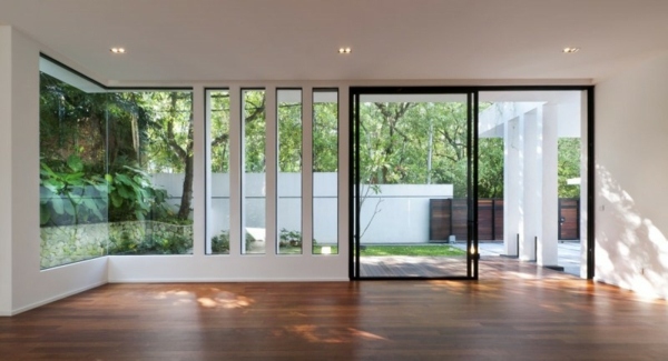 vzrušujúci interiérový dizajn sklenené posuvné dvere