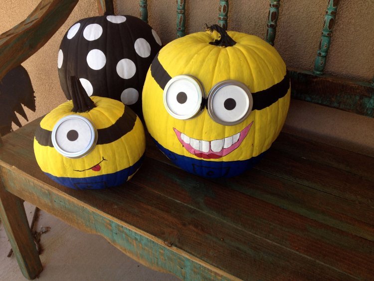 minion tekvicové tváre návod na dekoráciu záhradnej lavičky