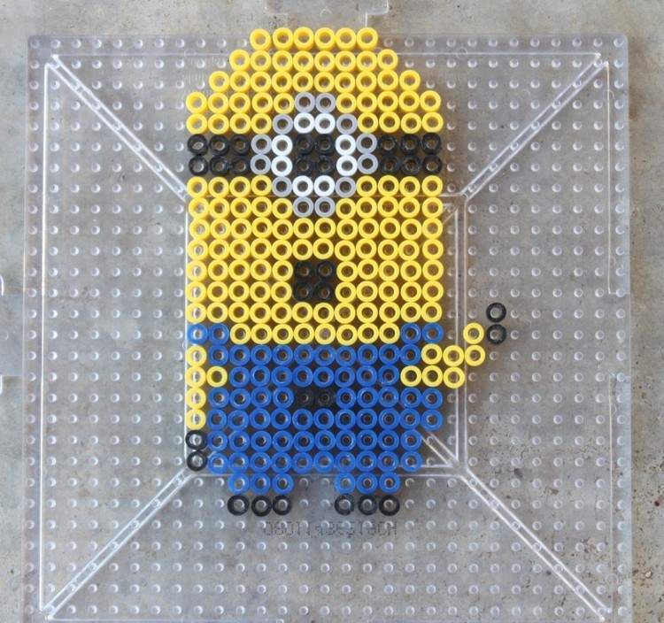 Minionová žehlička na koráliky remeselná šablóna