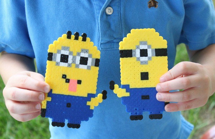 Minioni drotári so železom na korálkach