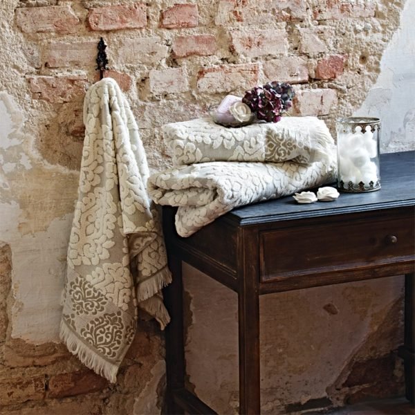 Nápady na dekoráciu uterákov nábytok dekorácia vo vidieckom štýle Nápady na dekoráciu uterákov nábytok vo vidieckom štýle prírodný kamenný múr