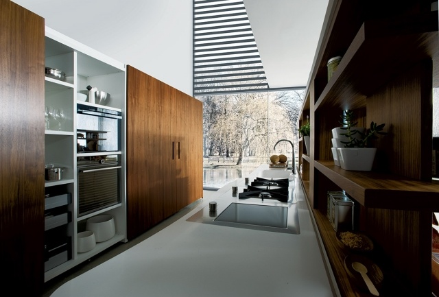 hi-macs-kuchyňa-ostrov-špajza-drevené posuvné dvere